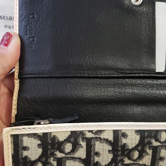 ❣SOLD Christian Dior Wallet❣ - Picture 16 of 16